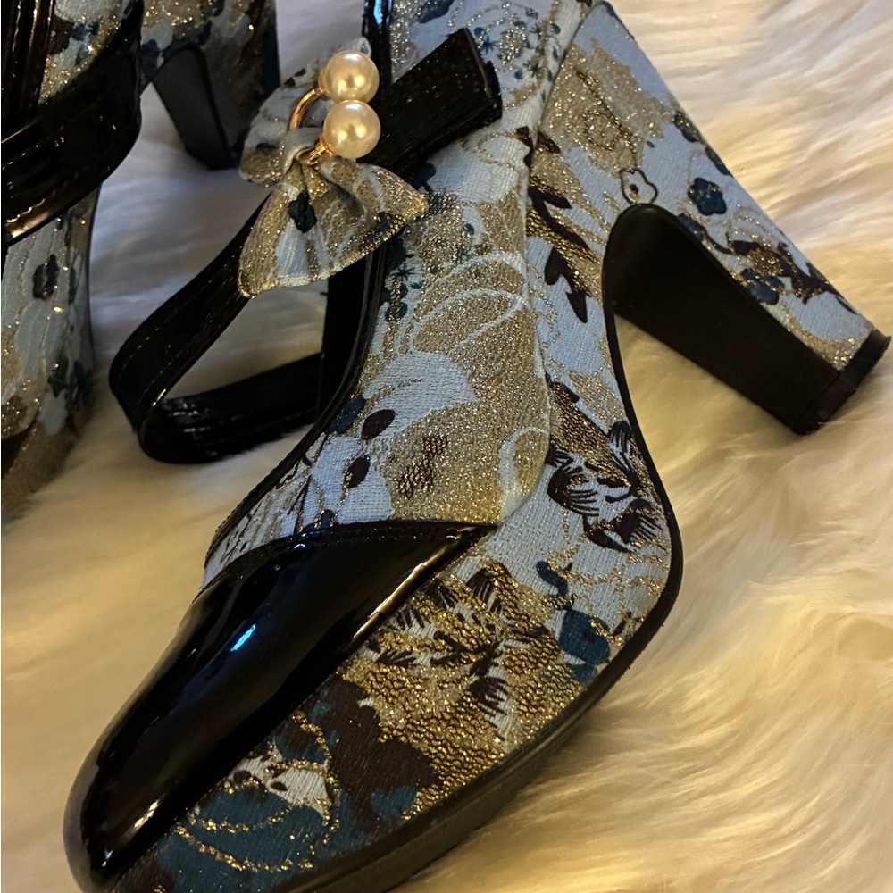 Elegant Floral Brocade Block Heel Pumps in Light Blue
